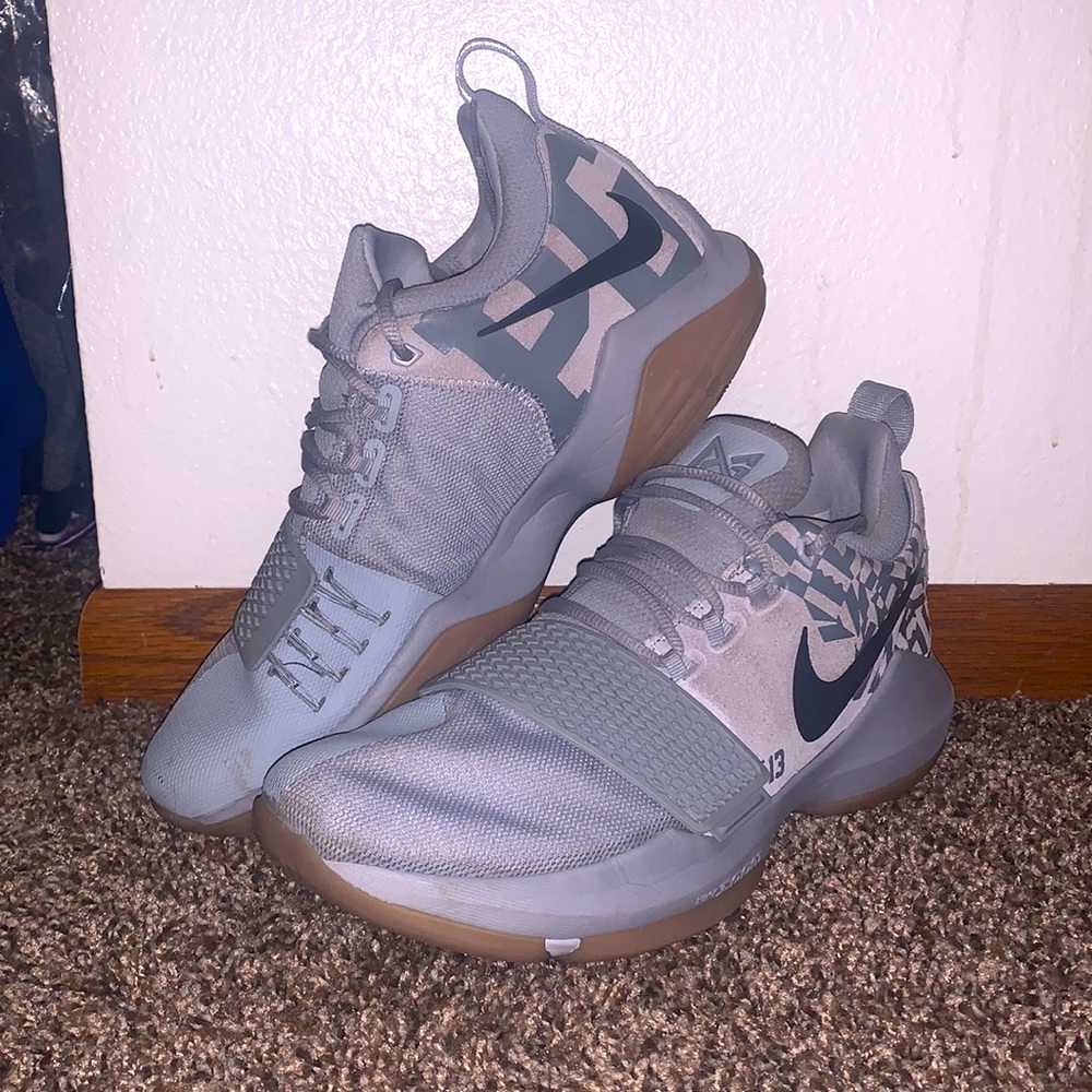 Paul George men’s basketball shoes PG13 size 10.5